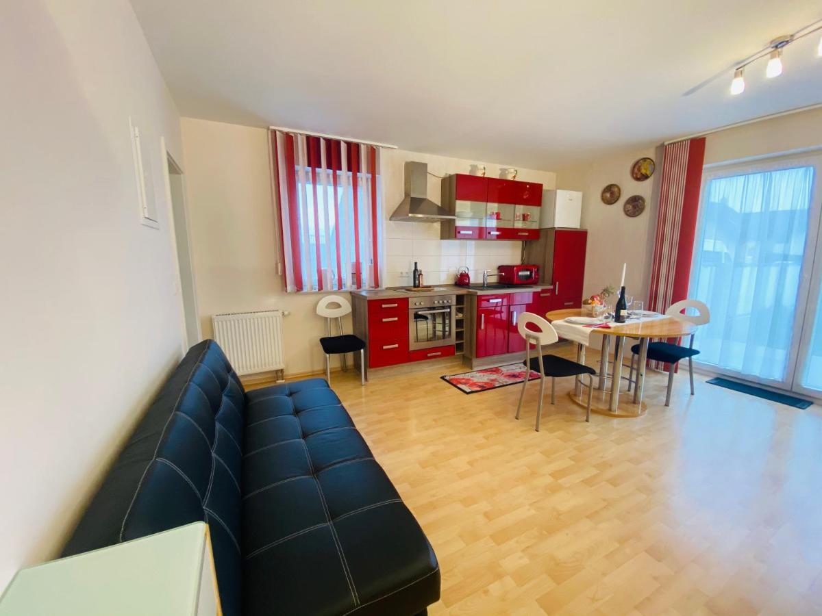 Apartment Апартаменты *
