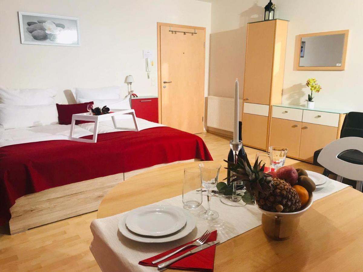 Apartment Apartment *